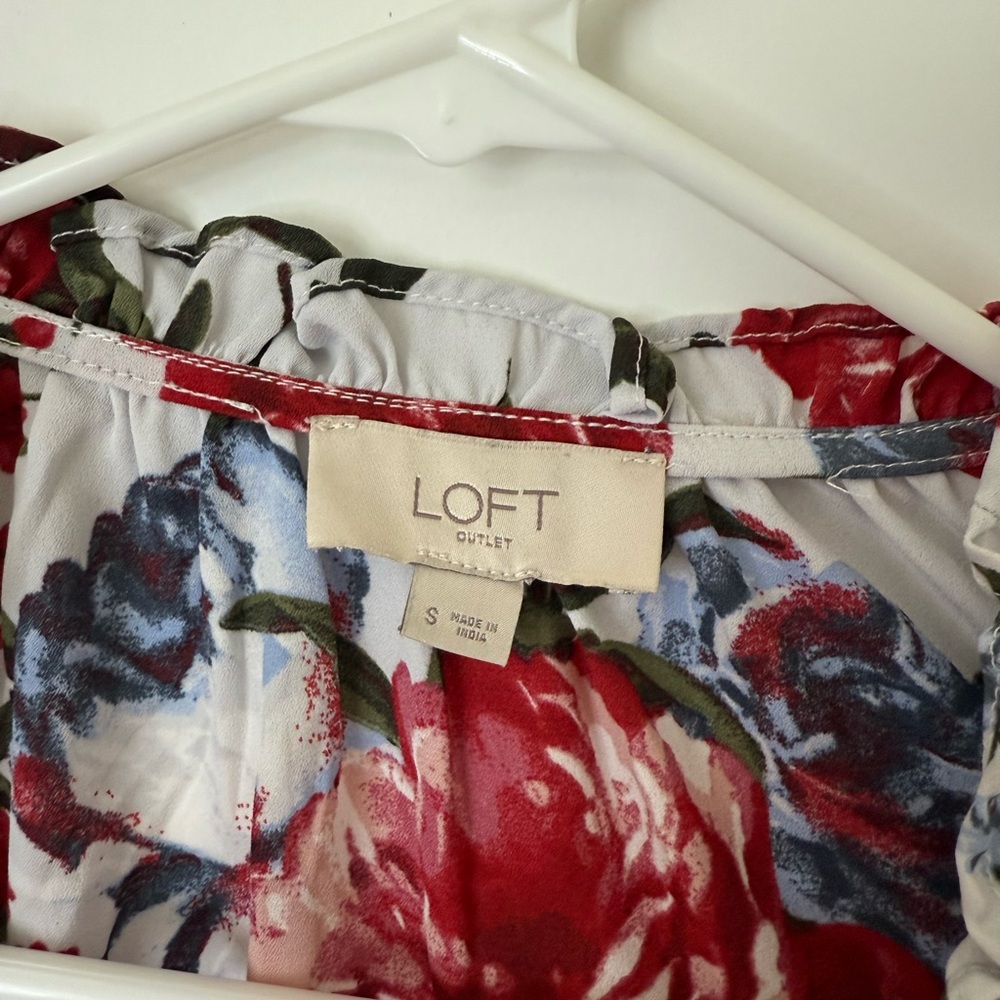 LOFT Floral Blouse - Picture 3 of 5